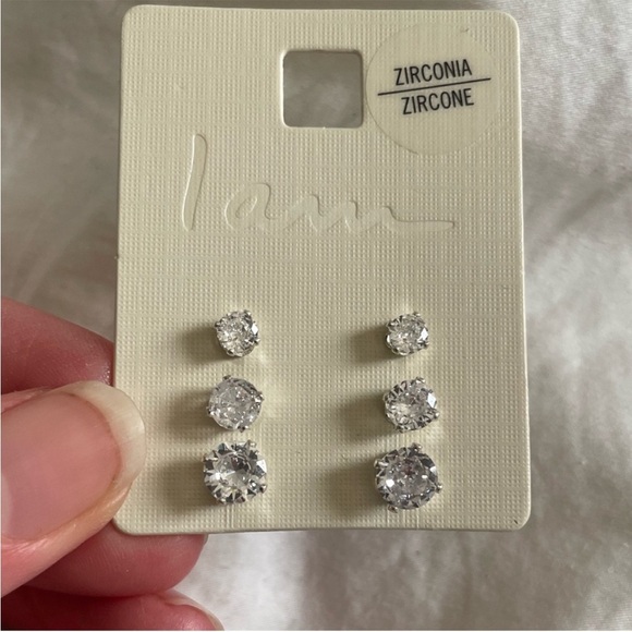 I am Zirconia Stud Earrings Set bundle - Picture 2 of 9